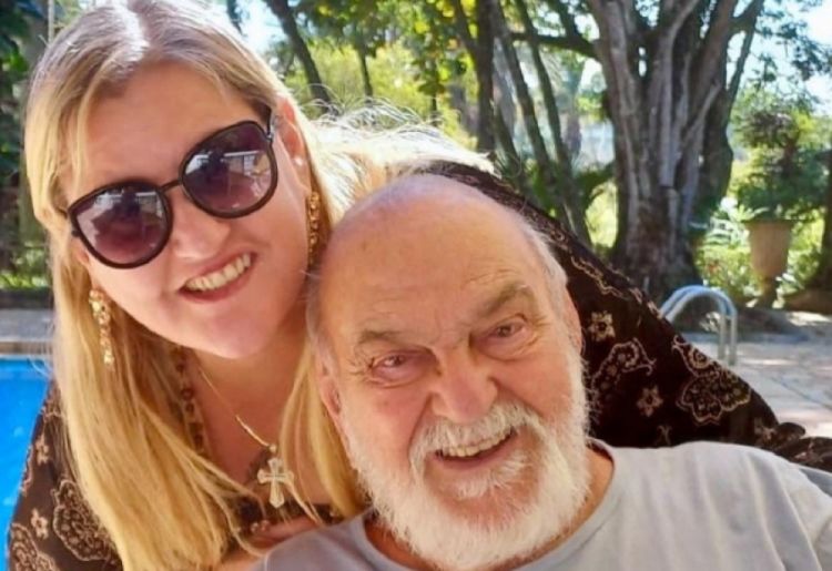 Foto publicada por Lima Duarte em post no qual se despediu de Julia