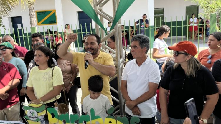 :  Michael Resende